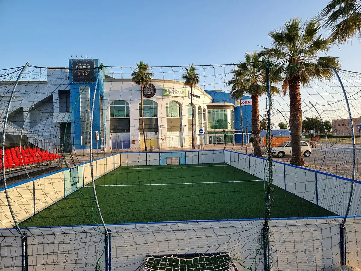 CALCIO IN GABBIA - immagine 2